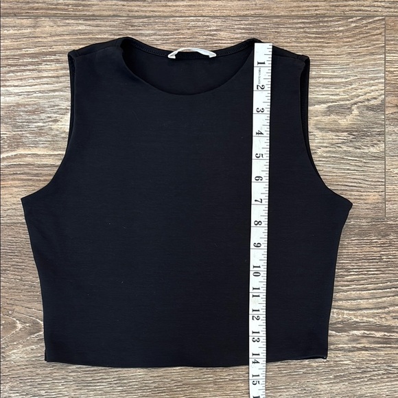 La Comet Women's Size Small Black Sleeveless Crop Tank Top Barcelona Med Style - Picture 5 of 6